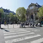 Sunny Apartement Notre Dame